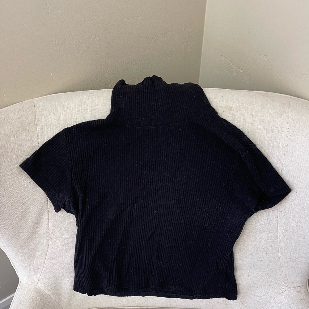 J Galt short sleeve turtleneck !